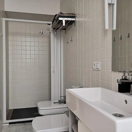 White Loft Alameda Apartment *